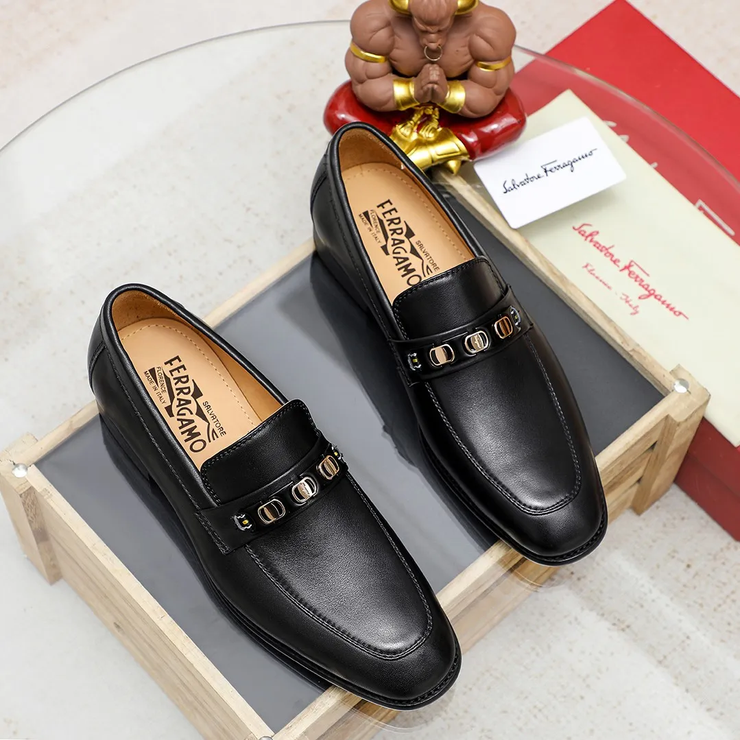 Men's shoes 💰440 🔥Ferragamo's new men's casual slip-on shoes🇨🇳Official website original 1:1 mold, original quality💯Fine workmanship, high-end luxury☘The upper is made of imported Italian first-layer cowhide🌴Luxurious water dyeing🐂Leather lining🍓Rubber wear-resistant and non-slip outsole, breathable and comfortable to wear🍍The first choice for high-taste men, color optional! Code number 38-45